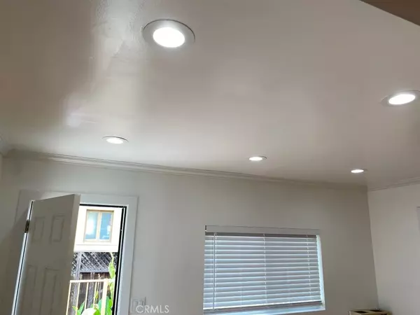 Los Angeles, CA 90006,1140 1/2 S Oxford