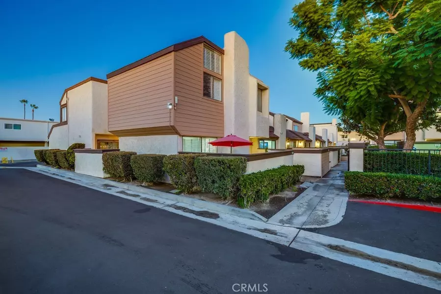 9678 Walker CT, Cypress, CA 90630