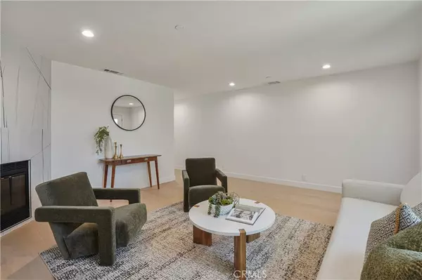 Los Angeles, CA 90065,3560 Lavell