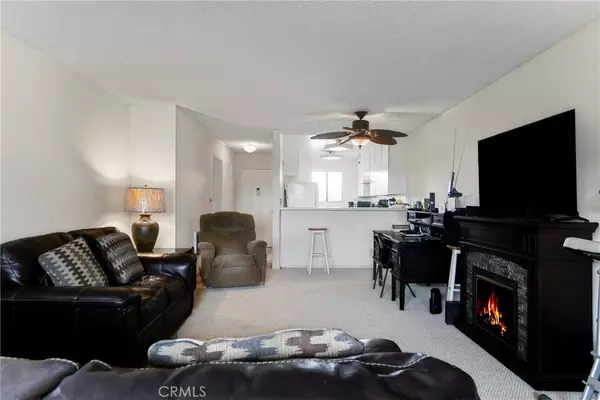 Harbor City, CA 90710,26051 Vermont #206C