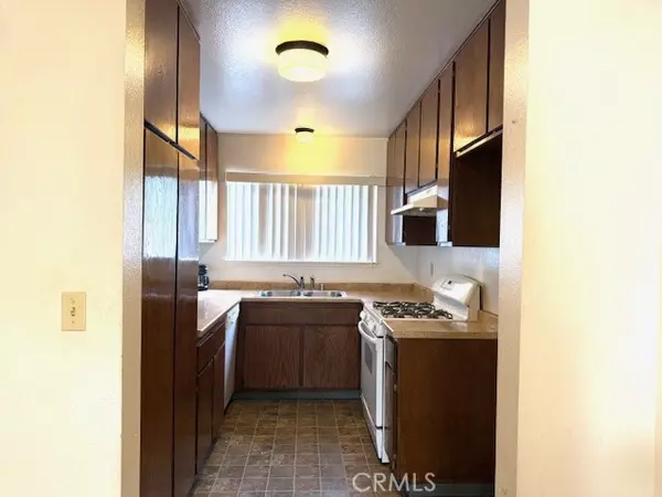 Cerritos, CA 90703,13422 Village Dr, #1/4