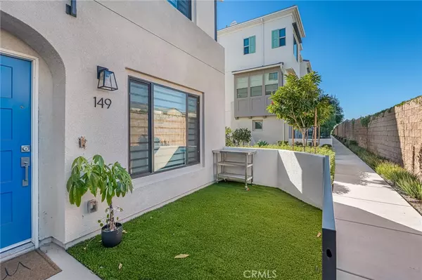 La Habra, CA 90631,149 E Knox DR