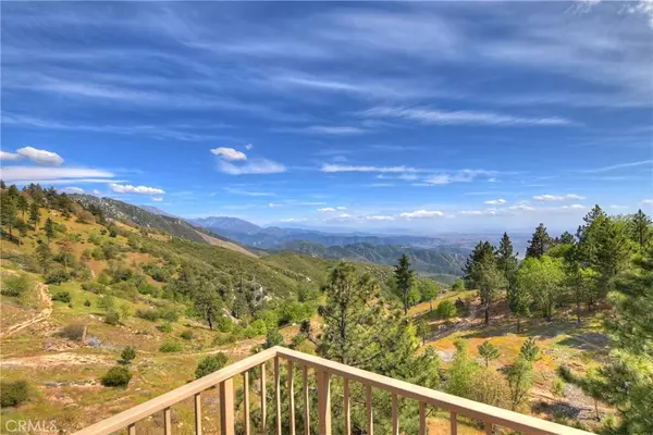 72 Panorama RD, Running Springs, CA 92382