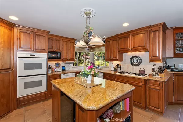 Lake Arrowhead, CA 92352,27962 St Bernard LN
