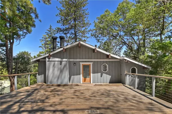 23833 Lakeview DR, Crestline, CA 92325