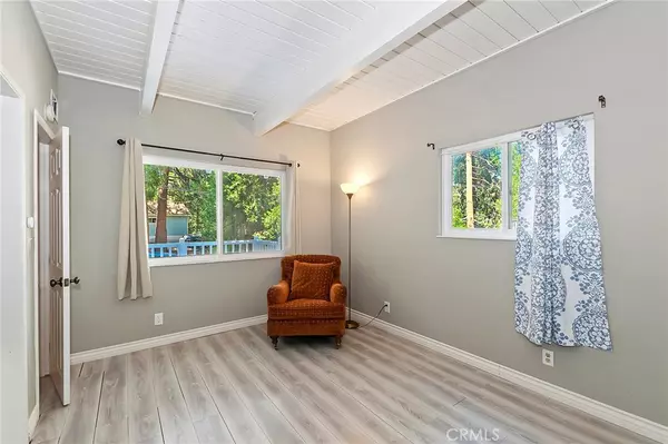 Twin Peaks, CA 92391,433 La Casita DR