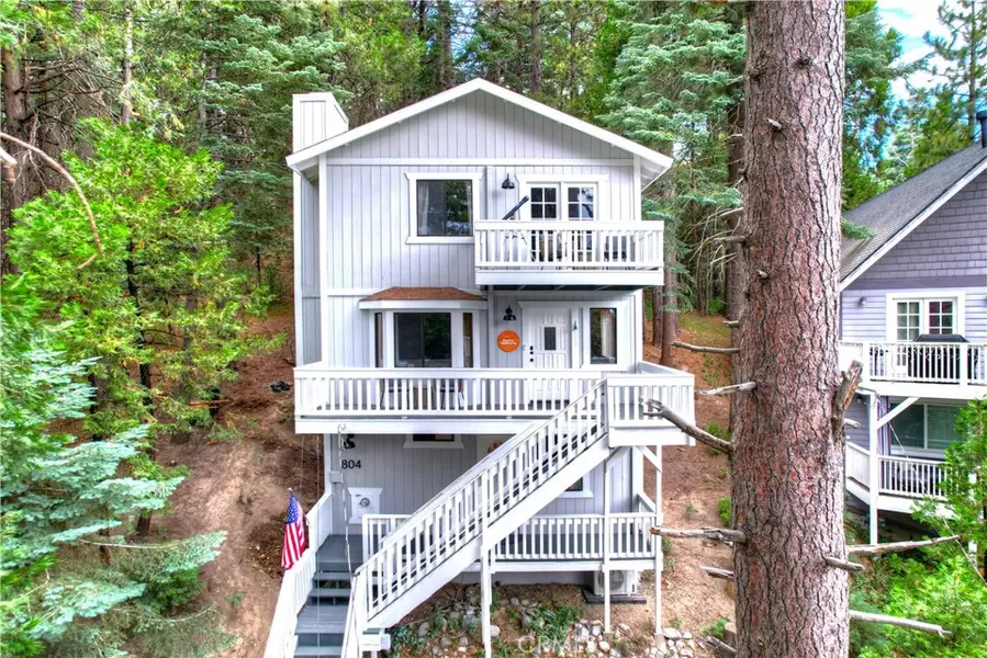 804 Sierra Vista DR, Twin Peaks, CA 92391