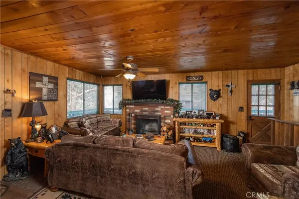 Big Bear, CA 92314,532 Wallace LN