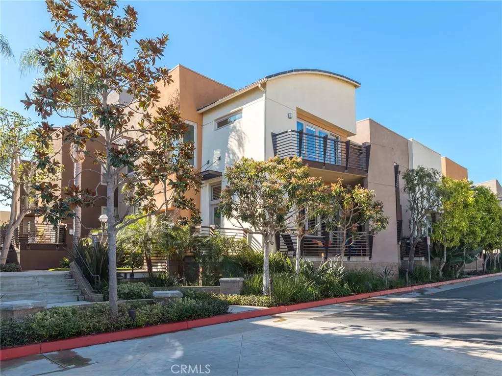 Hawthorne, CA 90250,5405 W 149th PL #12