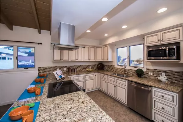 Rancho Palos Verdes, CA 90275,2038 Mendon DR