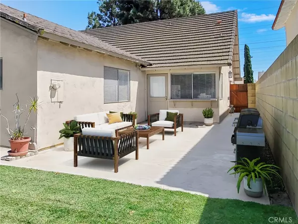 Cerritos, CA 90703,12317 Viarna ST