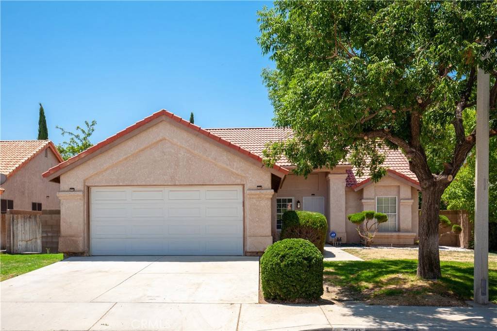 740 Whitlatch DR, Lancaster, CA 93535