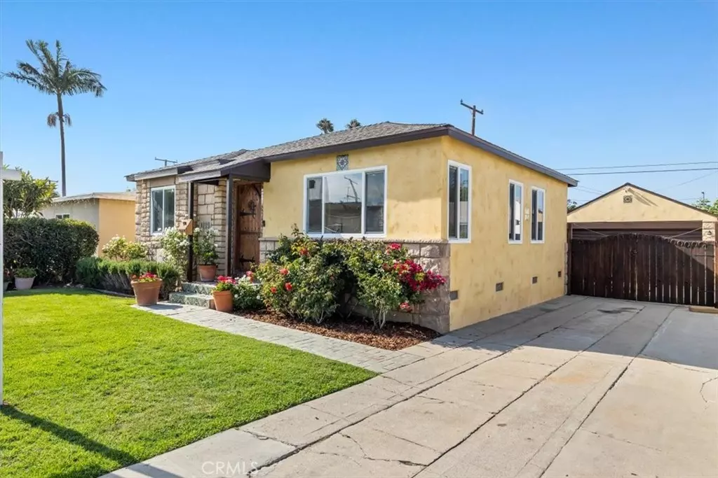 Lawndale, CA 90260,4239 W 167th ST
