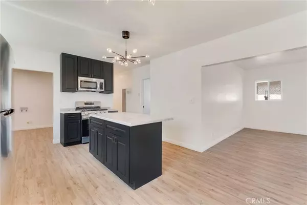 Los Angeles, CA 90003,420 W 93rd ST