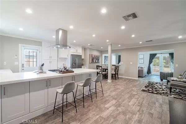 Lake Balboa, CA 91406,17429 Wyandotte ST