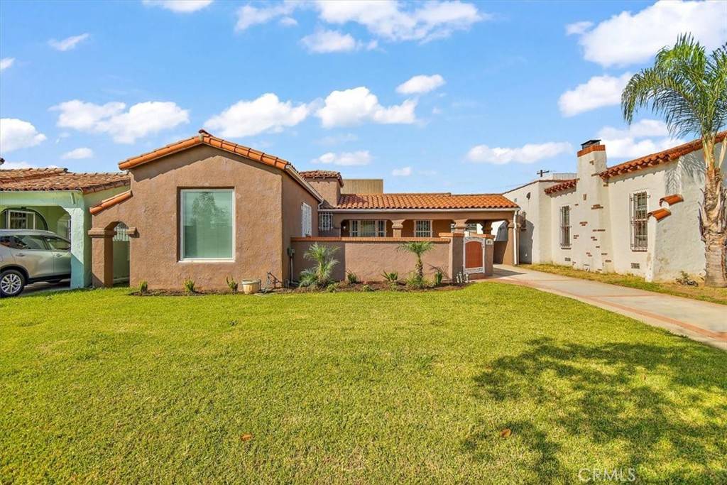 8911 S 6th AVE, Inglewood, CA 90305