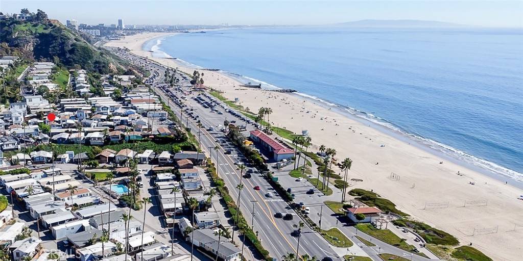 Pacific Palisades, CA 90272,16321 Pacific Coast Highway ## 132