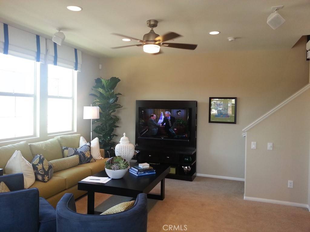 1885 Orizaba AVE #103, Signal Hill, CA 90755