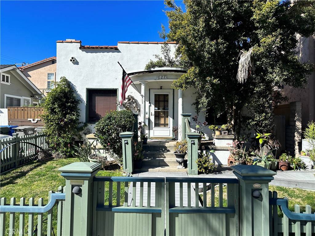 Redondo Beach, CA 90277,627 S Broadway