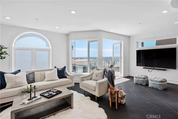 225 Rosecrans PL, Manhattan Beach, CA 90266