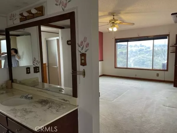 Lomita, CA 90717,2133 Glentree DR