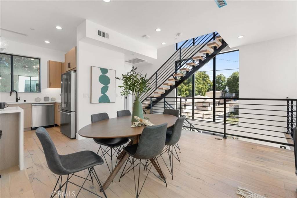 5739 N Canvas CT, North Hollywood, CA 91601