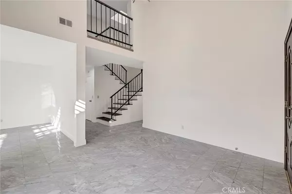 Hawthorne, CA 90250,4273 W 119th ST