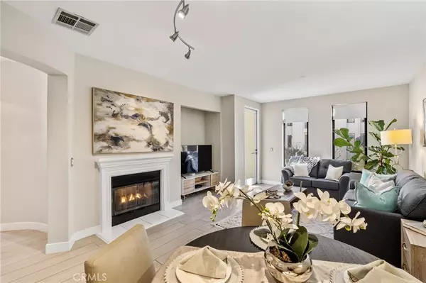 Playa Vista, CA 90094,5625 Crescent Park W #208