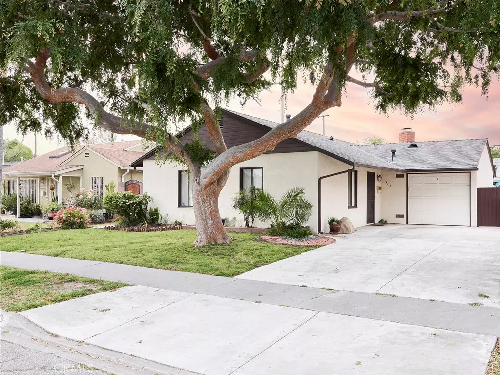 Hawthorne, CA 90250,14513 Fonthill AVE