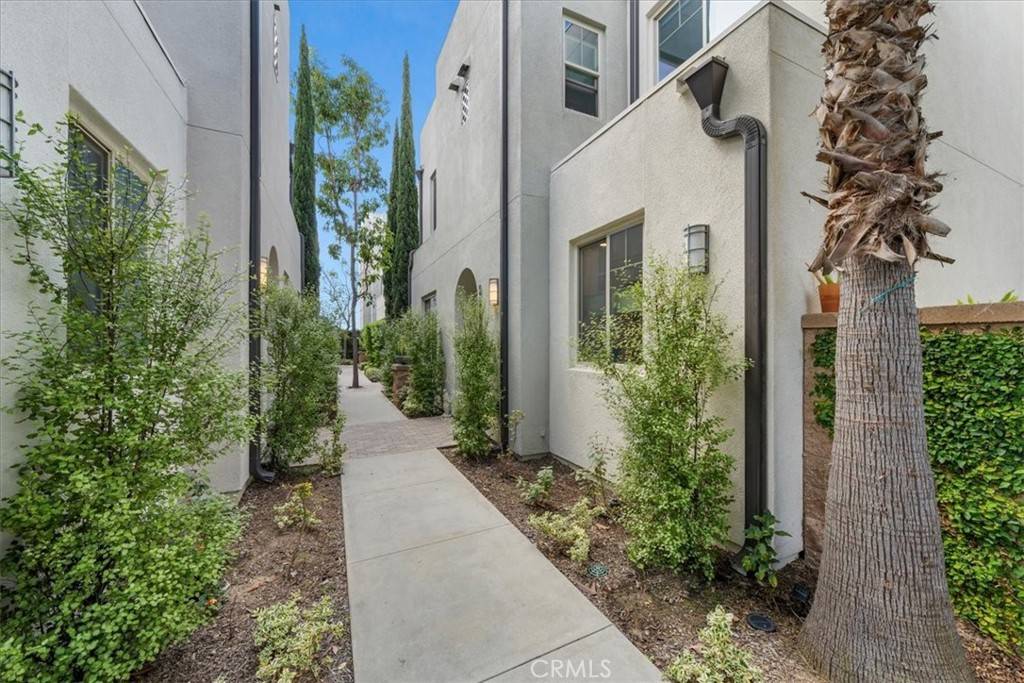 Hawthorne, CA 90250,5542 Palm DR