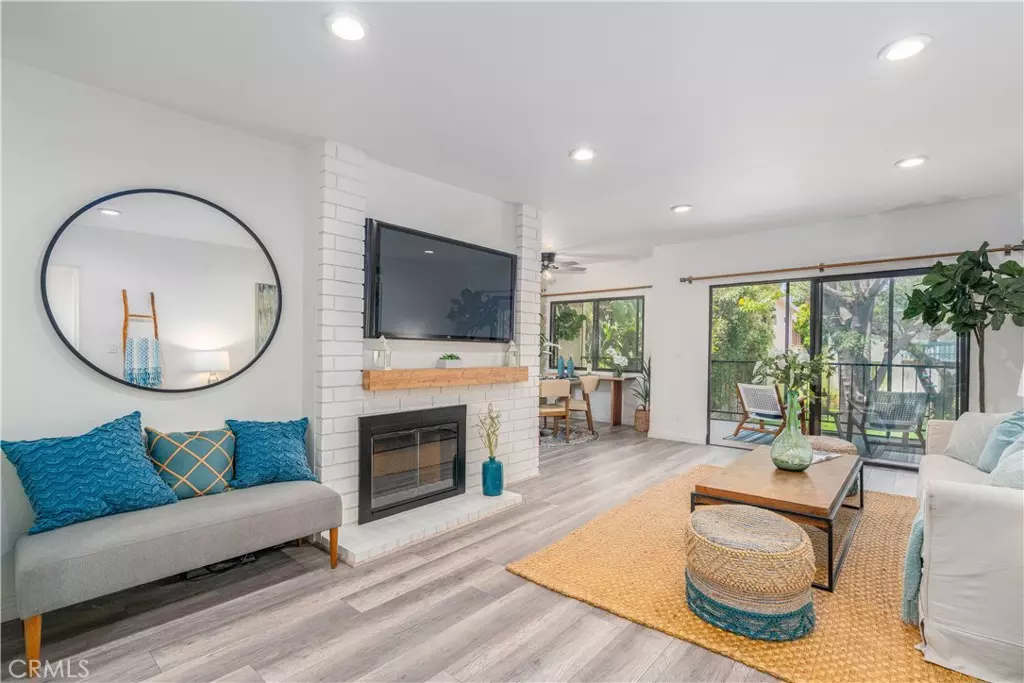 El Segundo, CA 90245,123 E Oak AVE #303