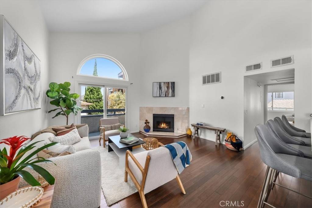 11733 Avon WAY #204, Los Angeles, CA 90066