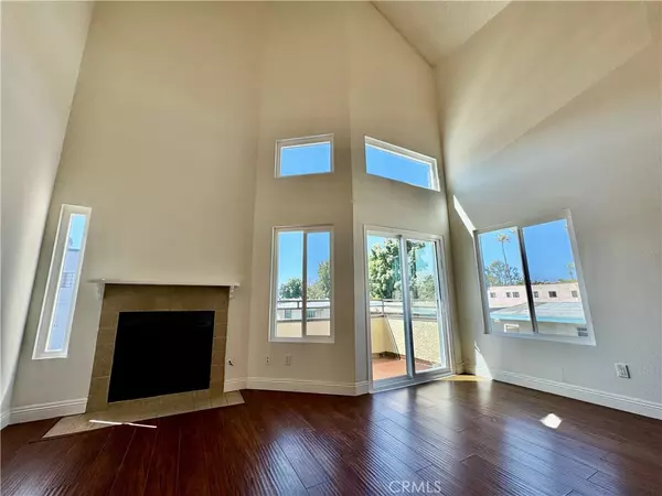 Los Angeles, CA 90066,11722 Avon WAY #202
