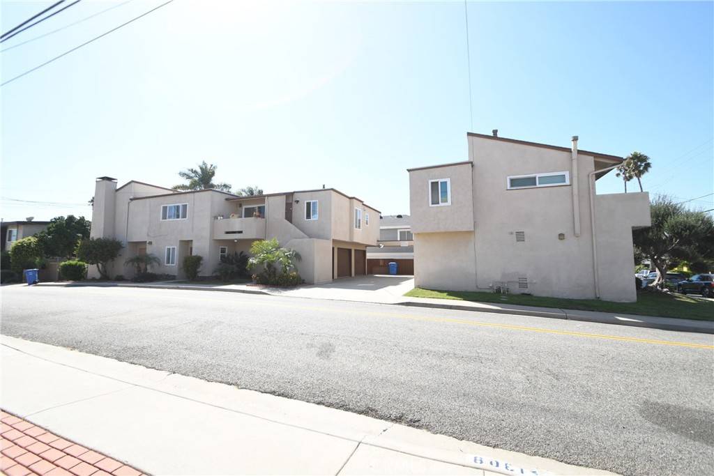 Redondo Beach, CA 90278,2222 Harriman LN #1