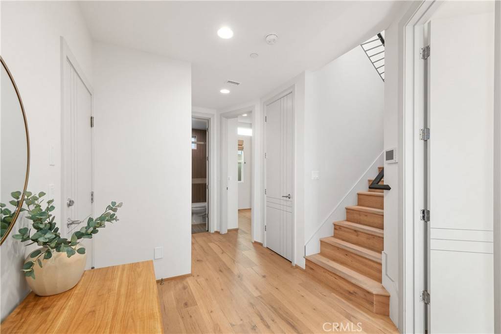 Redondo Beach, CA 90278,2518 Nelson AVE #B