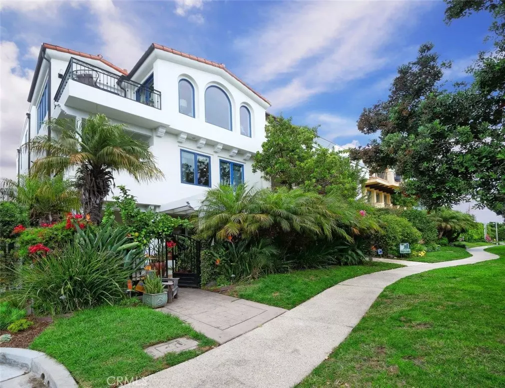 Manhattan Beach, CA 90266,445 26th ST