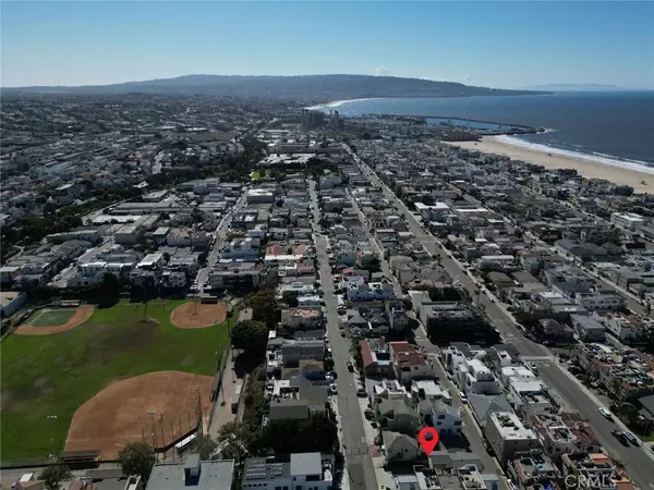 Hermosa Beach, CA 90254,1035 Loma DR