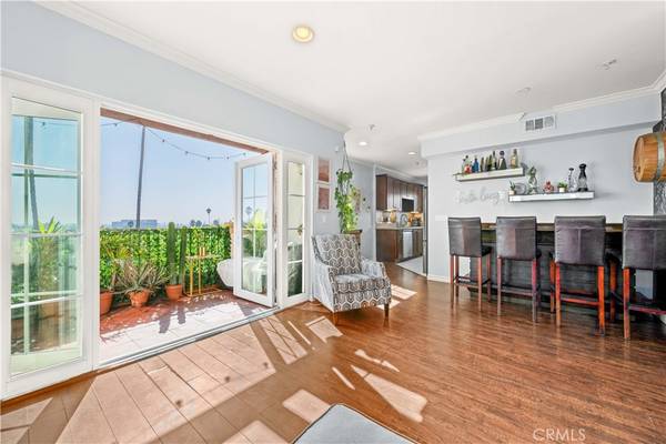 Los Angeles, CA 90028,5633 Carlton WAY #501