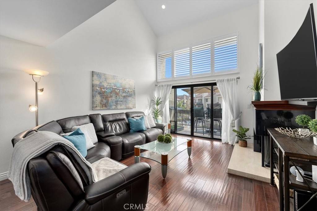 Playa Del Rey, CA 90293,8180 Manitoba ST #324