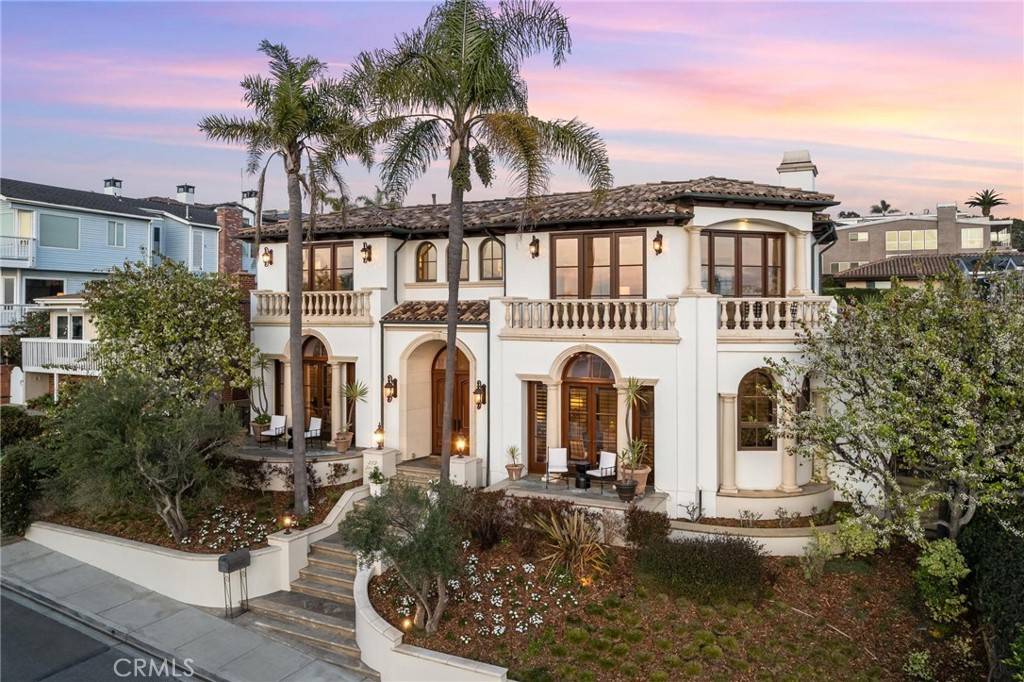 Manhattan Beach, CA 90266,212 John ST