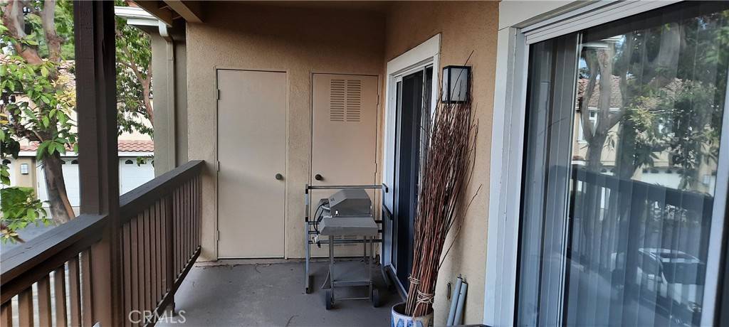 Tustin, CA 92782,260 Gallery WAY