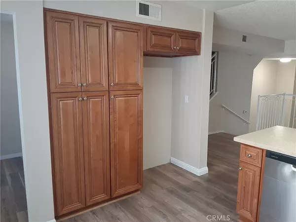 Woodland Hills, CA 91367,22245 1/2 Erwin ST