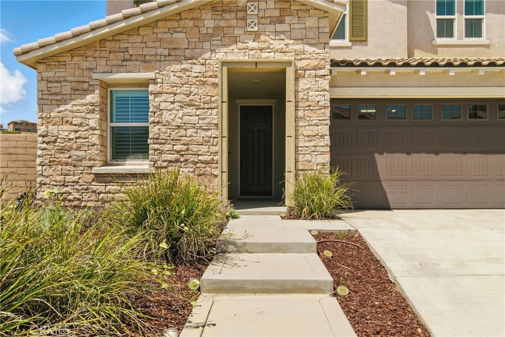 Corona, CA 92883,24583 Acadia DR