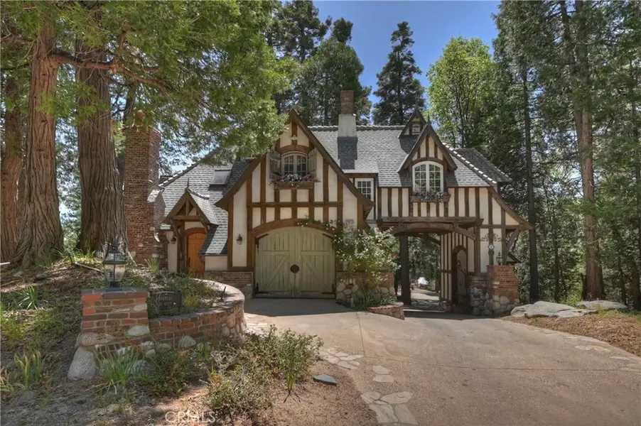 29223 Pigeon Hawk LN, Lake Arrowhead, CA 92352