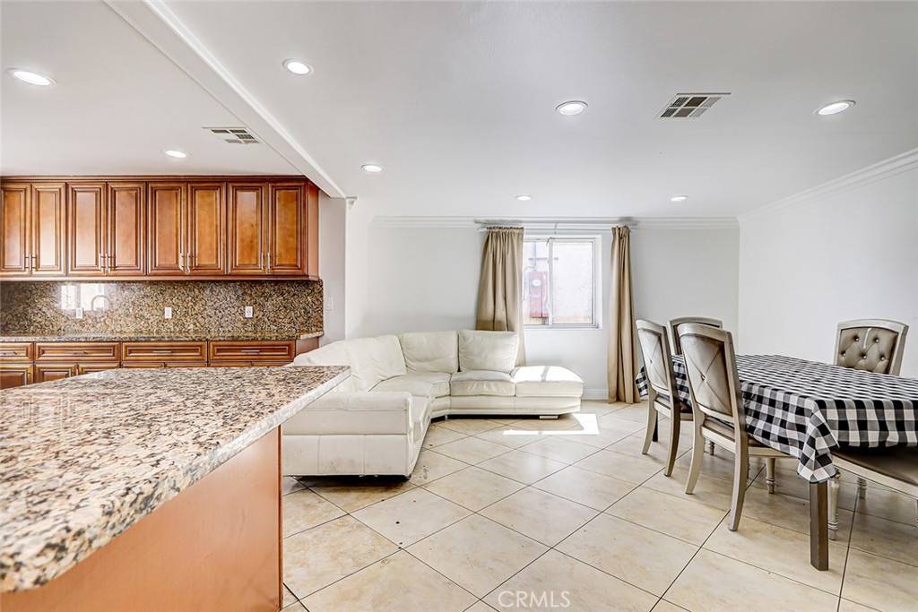 North Hollywood, CA 91606,6732 Farmdale AVE