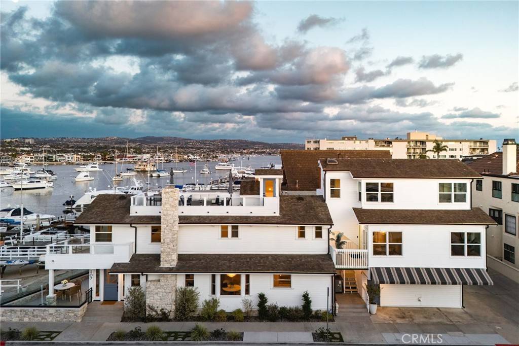 Newport Beach, CA 92661,207 E Edgewater AVE