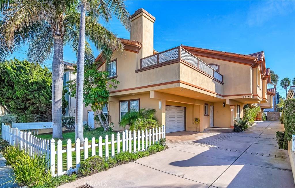 Redondo Beach, CA 90278,2116 Rockefeller LN #B