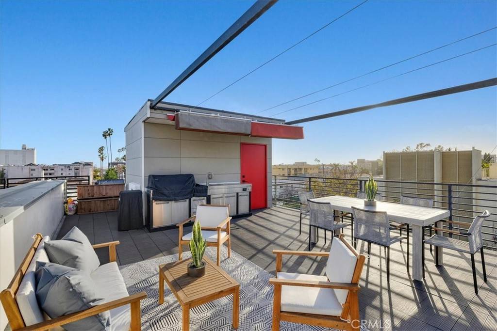 Los Angeles, CA 90028,1304 N Mansfield AVE