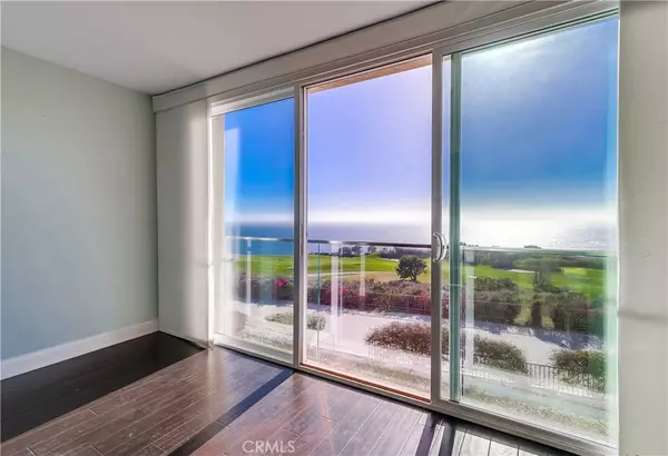 Rancho Palos Verdes, CA 90275,3200 La Rotonda DR #204