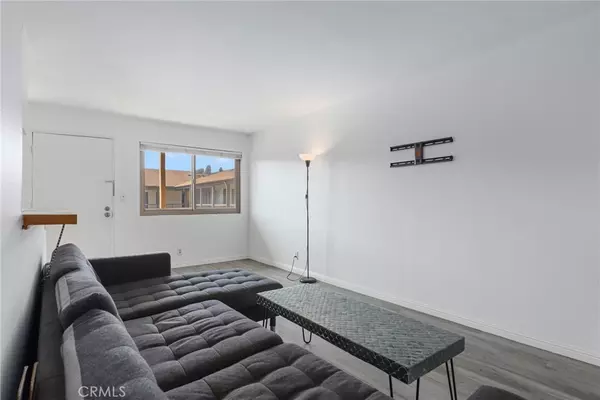 Lawndale, CA 90260,4633 Marine AVE #216